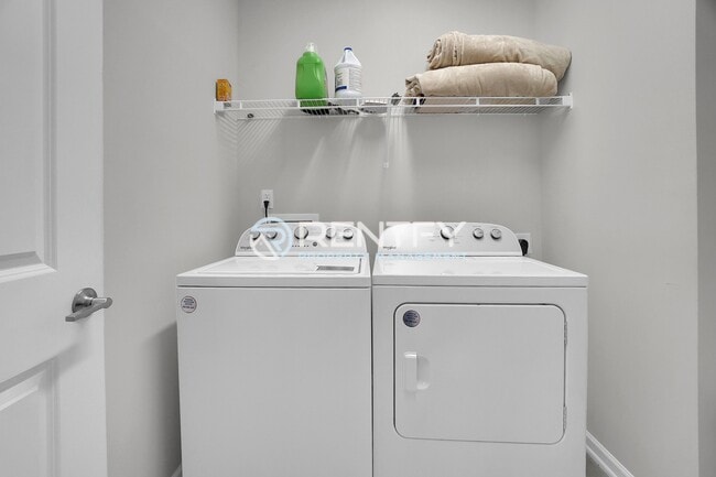 Building Photo - 211 Tetcott St