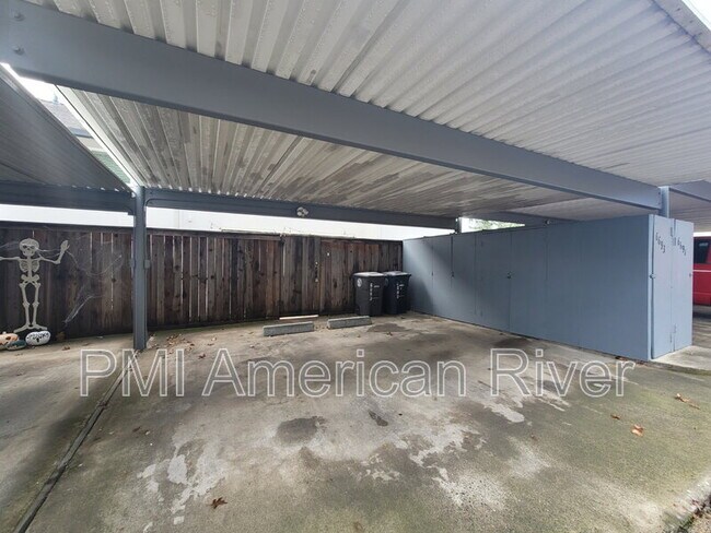 Building Photo - 6693 Greenback Ln