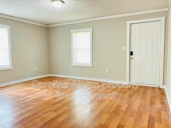 Building Photo - 1110 W Sykes St