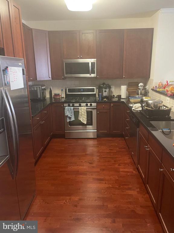 Building Photo - 500 Regatta Dr