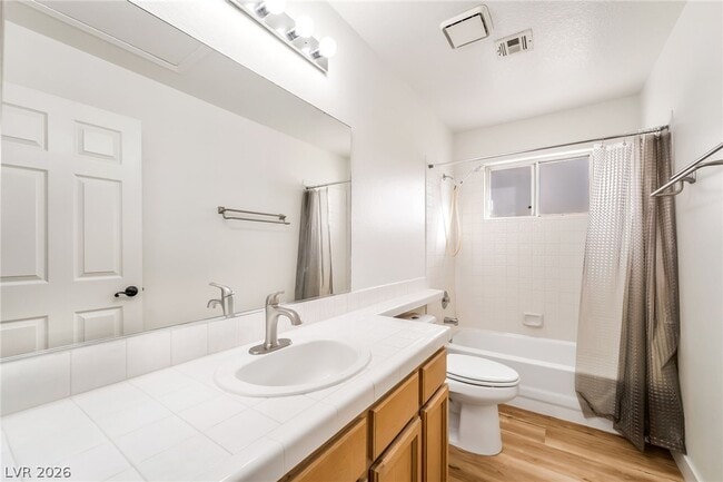 Building Photo - 17 Sandwedge Dr