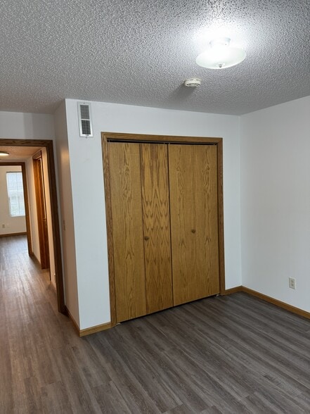 Building Photo - 2161 Sunnyslope Dr