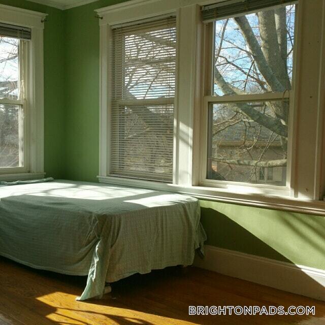 Building Photo - 233 Commonwealth Ave