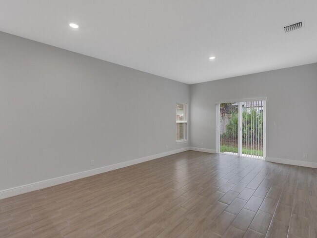 Building Photo - 2465 87th Ave