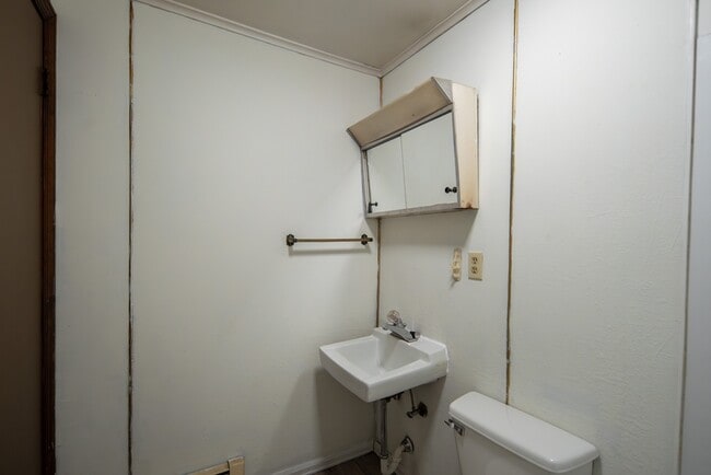Building Photo - 7 105th St