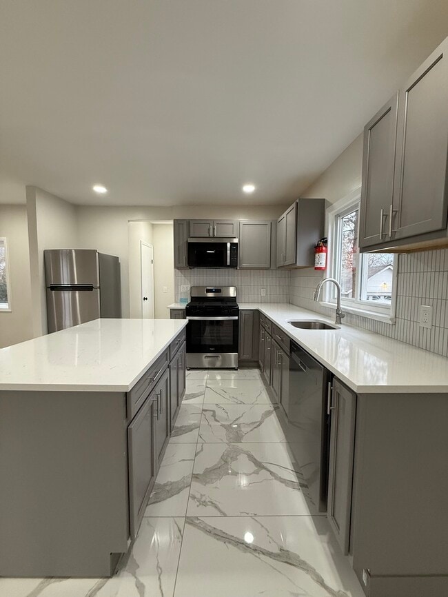 Building Photo - 255 N 1st Ave