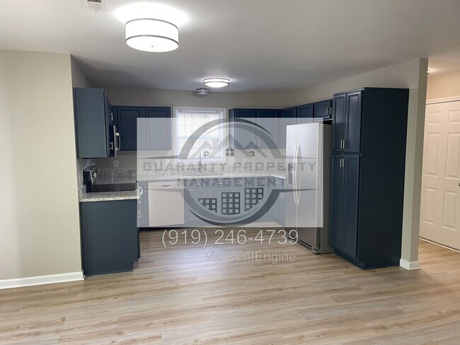 Building Photo - 3520 Tuckland Dr