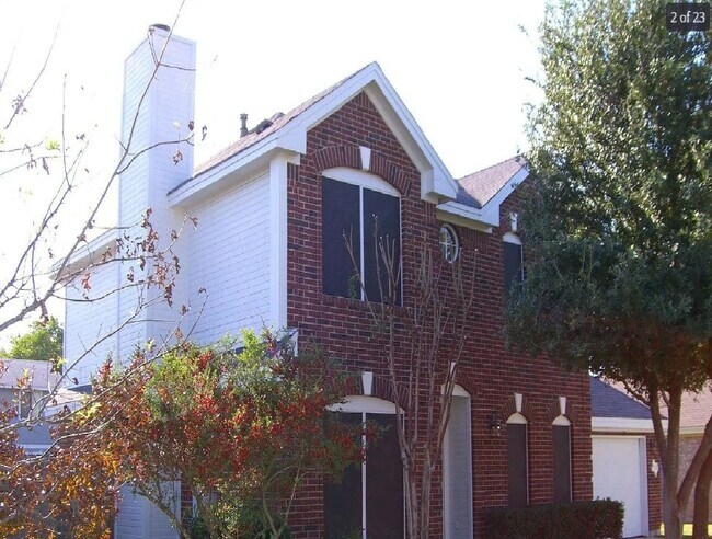 Building Photo - 2205 Wisteria Way