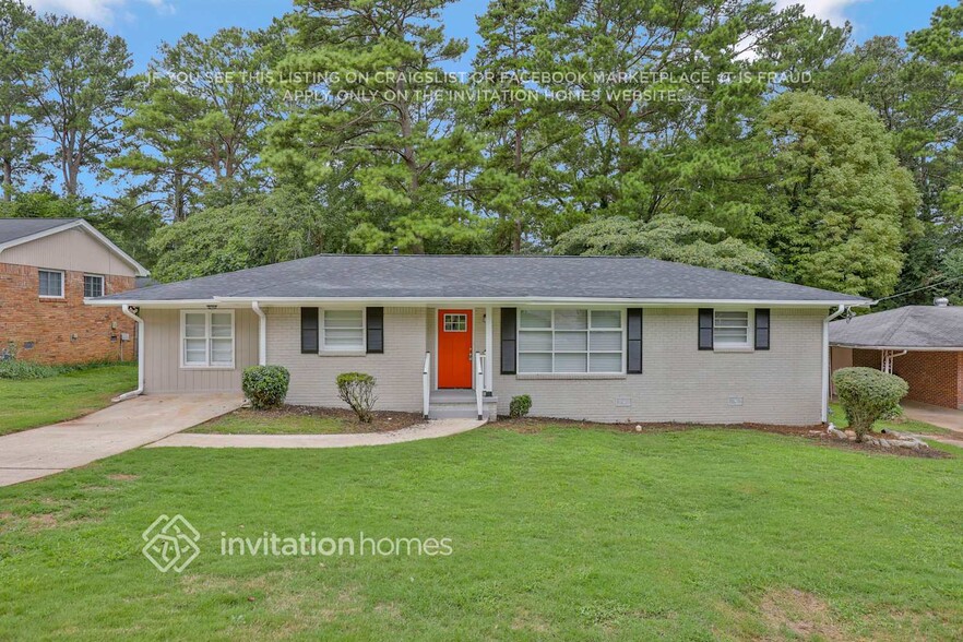 Building Photo - 2422 Shamrock Dr