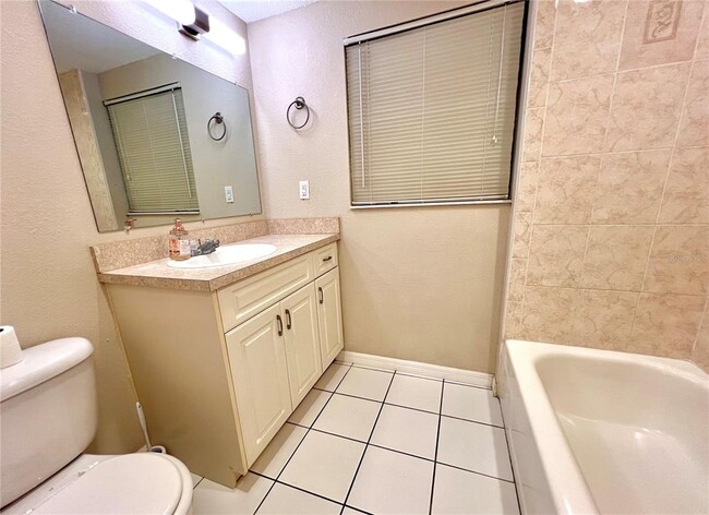 Building Photo - 2802 W Lake Eloise Dr