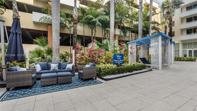 Building Photo - 18800 NE 29th Ave