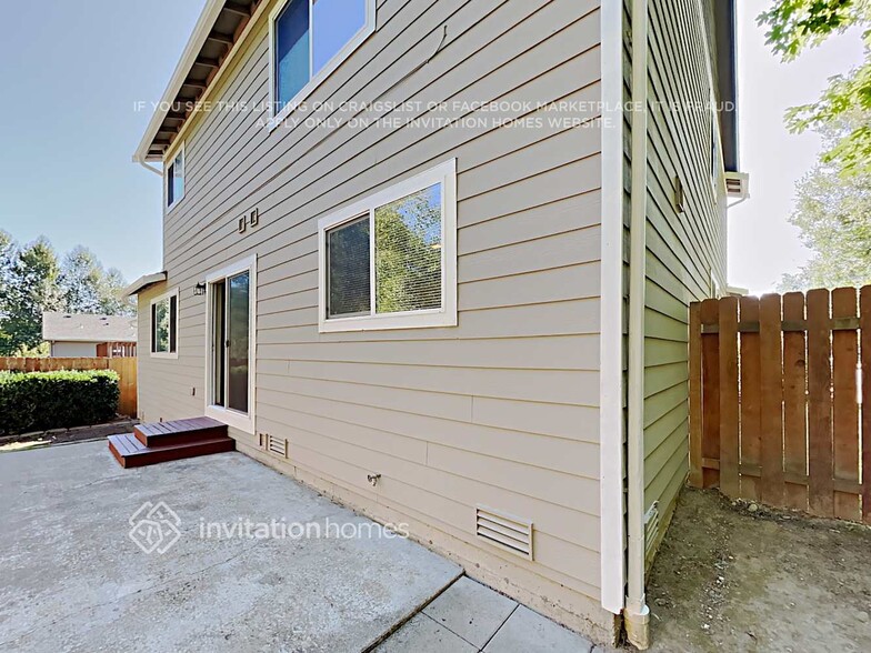 Building Photo - 11501 34th St NE