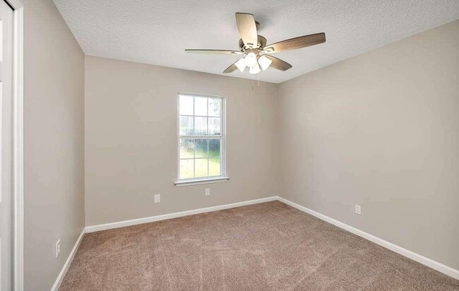 Building Photo - 4BR/2BA Home For Rent