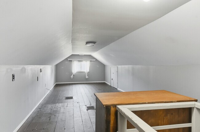 Building Photo - 1608 S 55th St