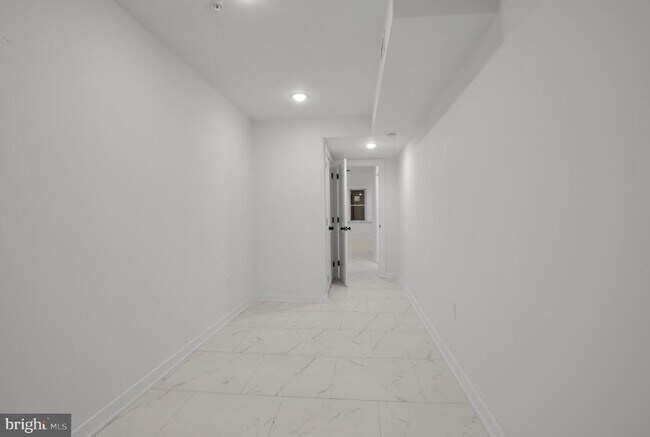 Building Photo - 2670 Braddock St