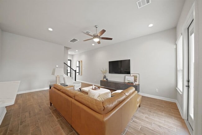 Building Photo - 1505 Canter Bayou Way