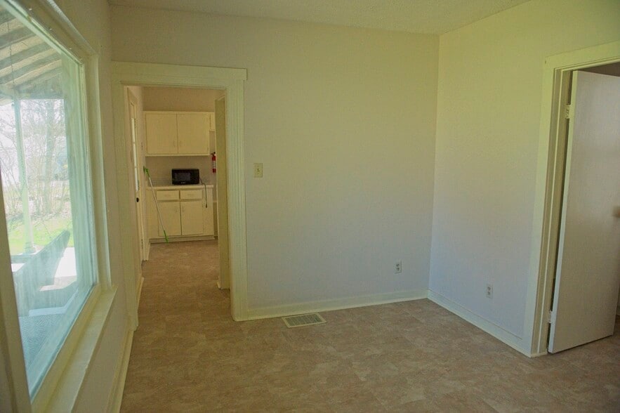 Building Photo - 1387 Central Ave