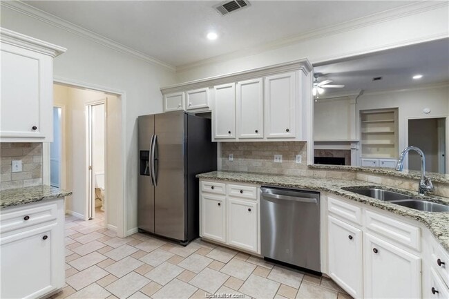 Building Photo - 4709 Shoal Creek Dr