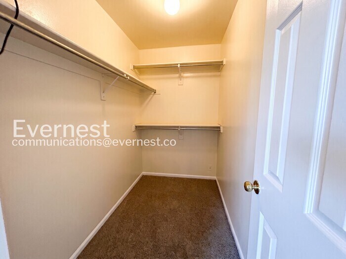 Building Photo - 4512 Gunbarrel Dr