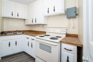 Building Photo - 614-626 W Lake St