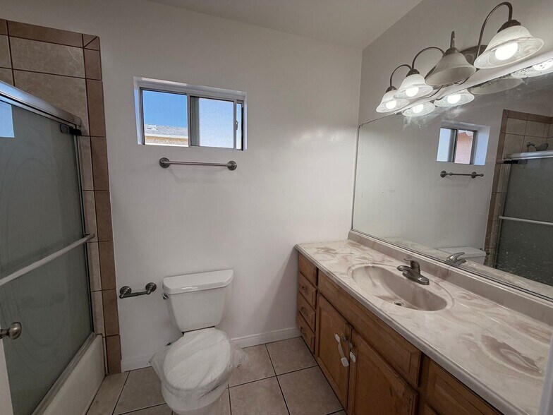 Building Photo - 3bed / 2 bath House for Rent in Monterey Park!