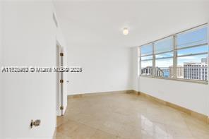 Building Photo - 905 Brickell Bay Dr