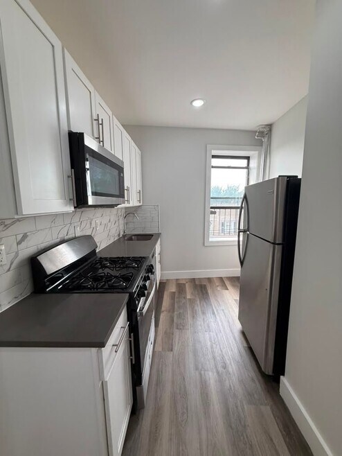 Building Photo - 158 Bergen Ave