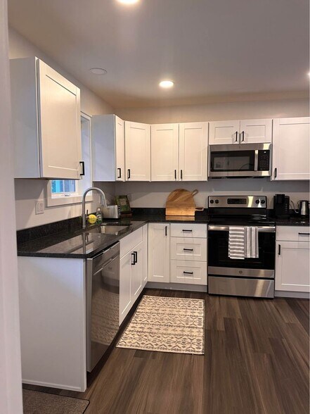 kitchen - 137 Lebanon Rd