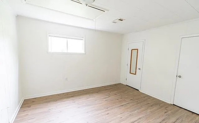 Building Photo - Gorgeous, Remodeled, & Could Be Yours! HUD...