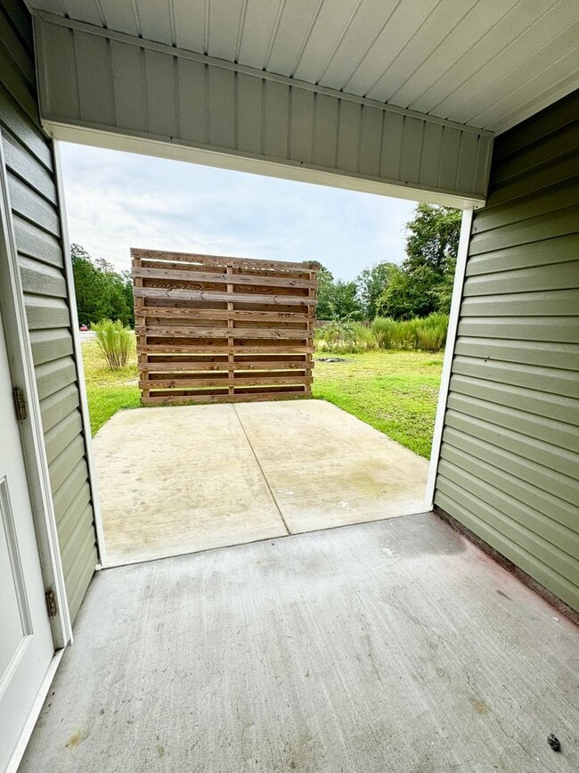 Building Photo - 3 Bedroom, 2 Bath in Conway! No HOA, Plent...