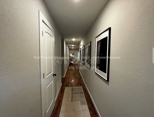 Building Photo - 1739 Creek Ct