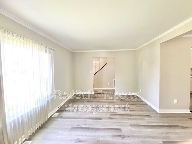 Building Photo - 13 Sandpiper Ct