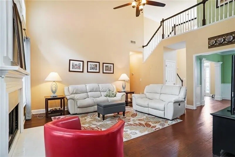 Building Photo - 3915 High Gables E