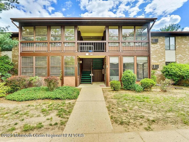 Building Photo - 116 Amberly Dr