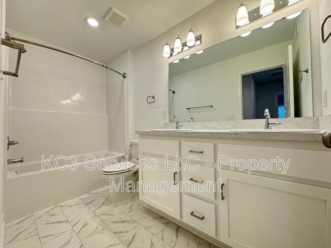 Building Photo - 3722 SW Knoxville Ct