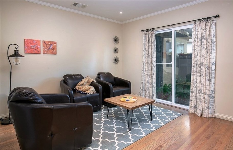 Living room - 909 N Santa Anita Ave