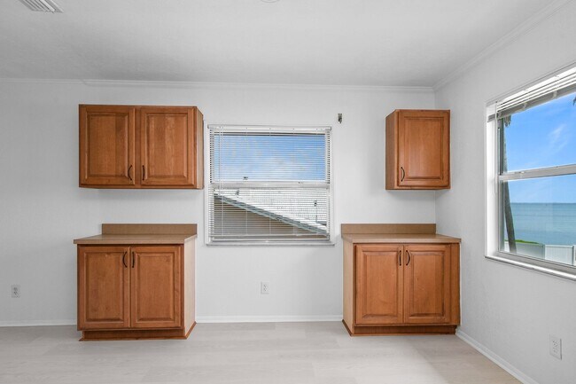 Building Photo - 7810 S Tropical Trail
