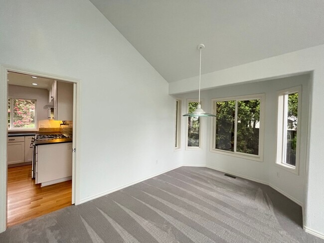 Building Photo - Incredible Sexton Mountain/Murray Hills 4 bed, 3 bath Home! + HUGE BONUS ROOM! Fenced Yard, updat...