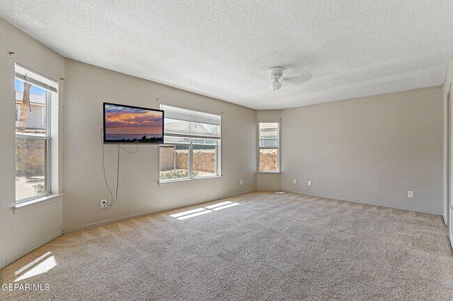 Building Photo - 409 Desert Chicory St