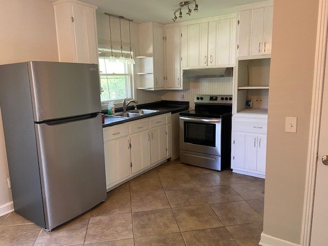 Building Photo - 220 Eastland Ave