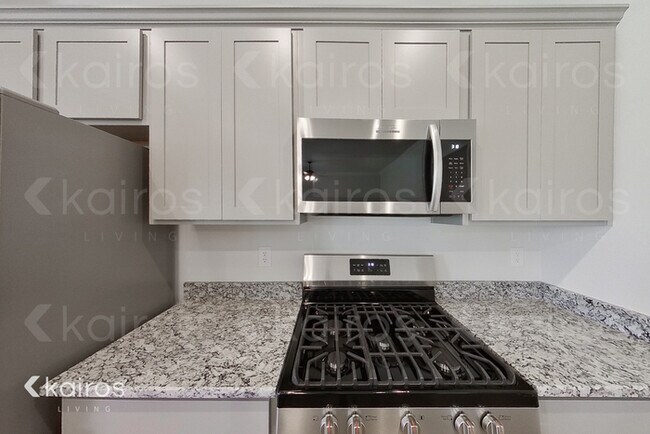 Building Photo - 103 Aubergine Ln.