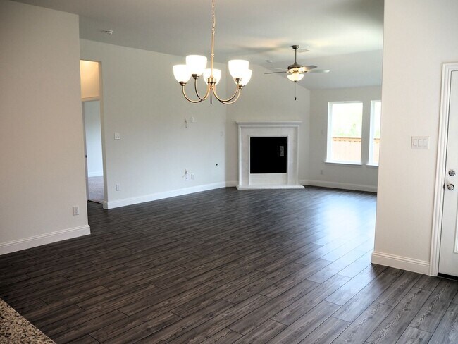 Building Photo - 2201 Yellowhammer Rd