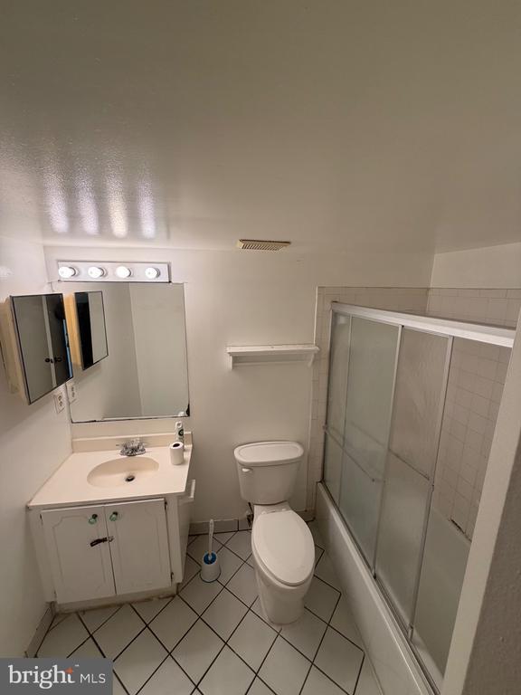 Building Photo - 418 Girard St