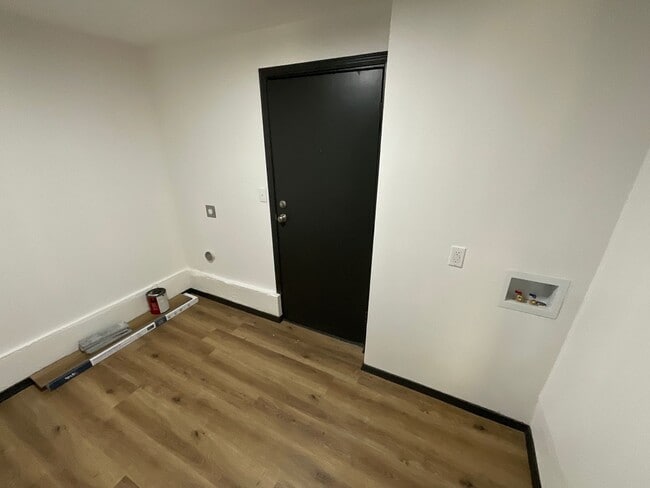 Building Photo - 2413 NE 27th St