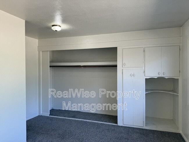 Building Photo - 3028 NE Douglas Ave