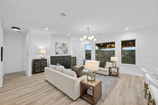 Building Photo - 7905 Brightman Ln