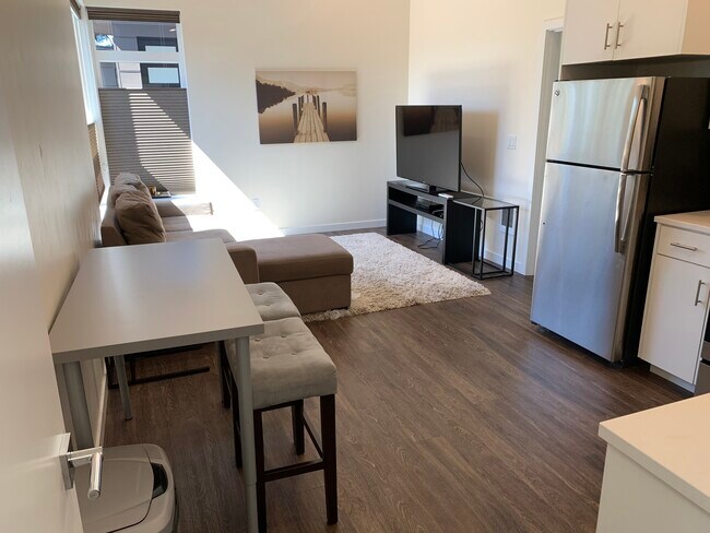 Building Photo - 2035 NW Eastes St