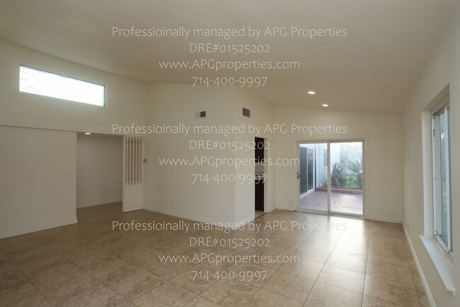 Building Photo - 17679 San Vicente St