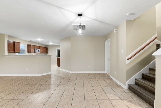 Building Photo - 1230 Grassy View Dr