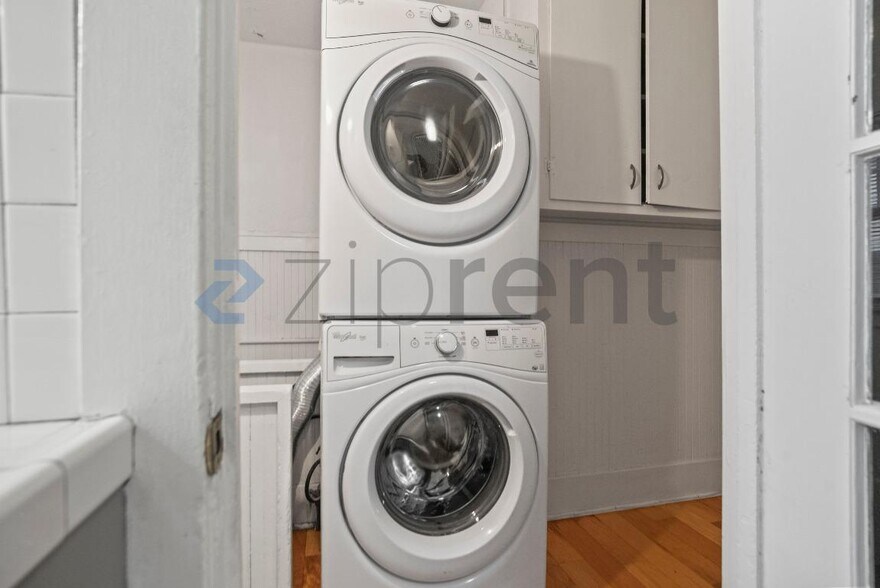 Building Photo - 148 Clayton Ave